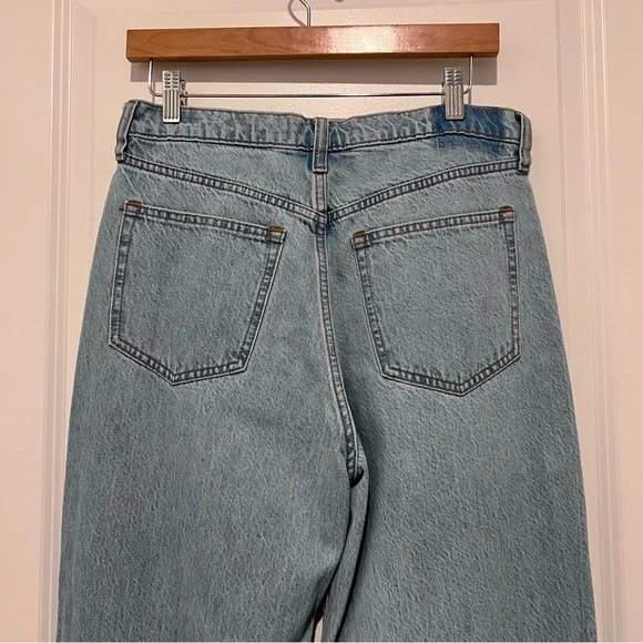 NWT Abercrombie & Fitch Women's The Taper Jean High Rise Light Wash Size 29/8 R - Picture 8 of 13